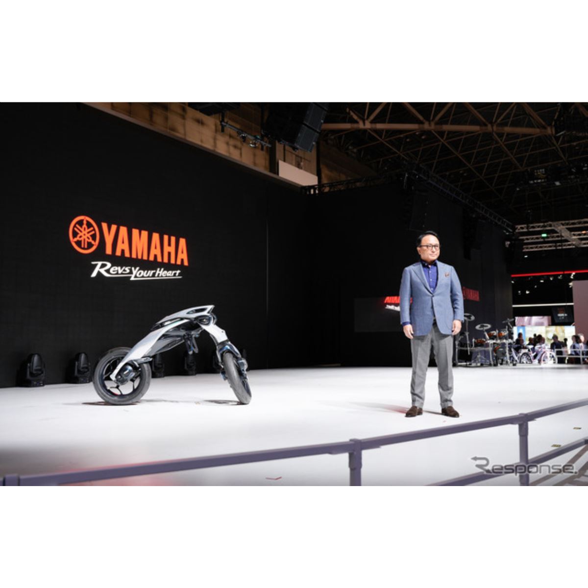 本来の身長を取り戻す モビリティスティック 日本未発売 軽量 高弾性 MC-X | 製品紹介 | 軽さと剛性、乗り心地を兼ね備えた車いす Multi