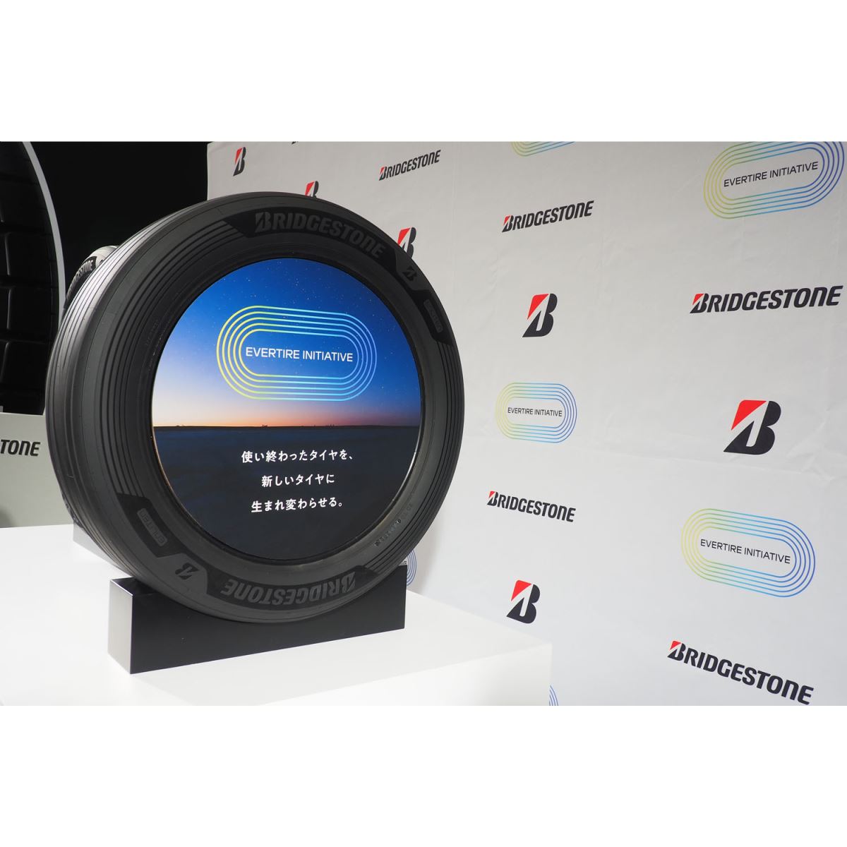 名古屋市内配達無料26インチシングルギア変則無し紺色タイヤの溝ほぼ新品 20251030183012_385_.jpg