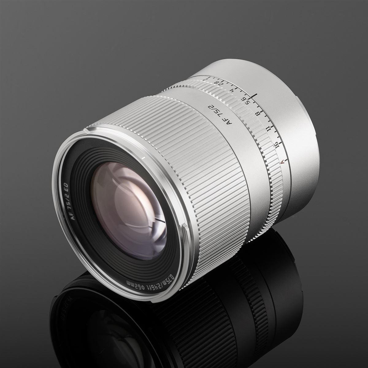 TTArtisan、単焦点望遠レンズ「AF 75mm f/2」にシルバーカラーを追加