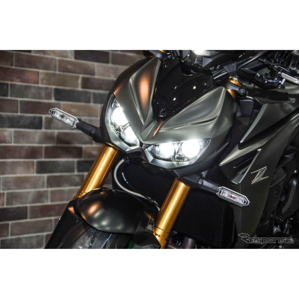 Sugomi」極まるスーパーネイキッド！ カワサキ『Z1100』新型発売、158