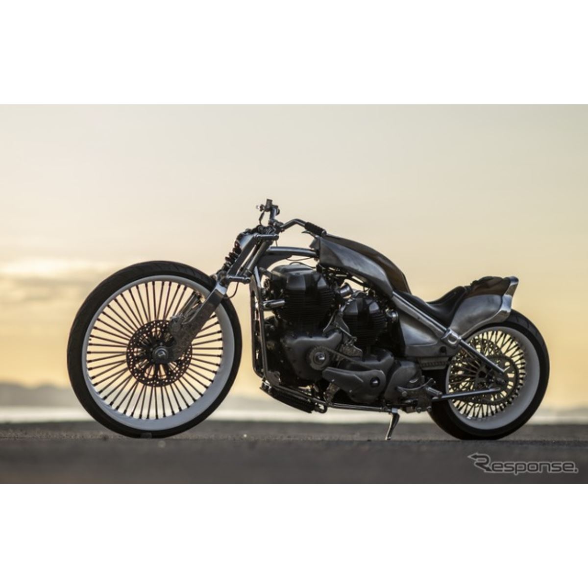 648ccエンジンを2基搭載!? ロイヤルエンフィールドの異色カスタム