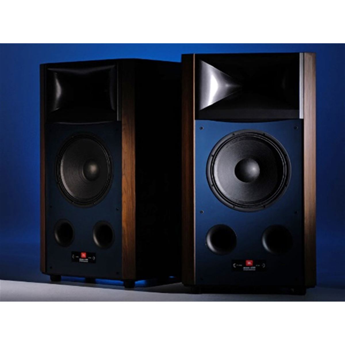 380mm径ウーハーと最新ホーン技術を投入 JBLスタジオモニターの