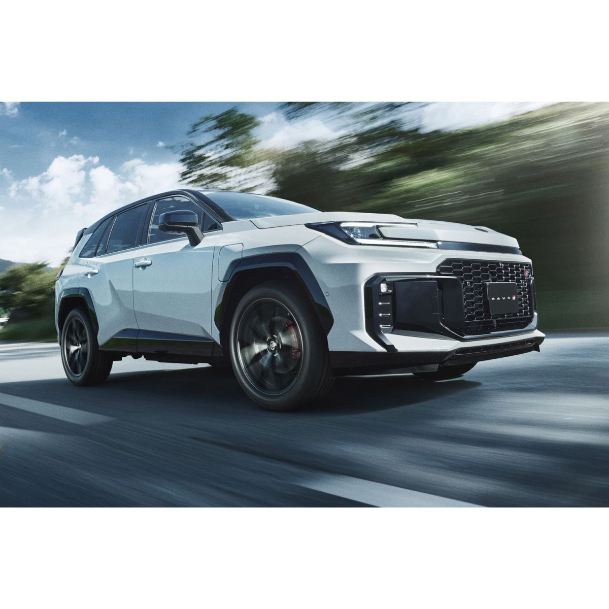 トヨタが新型「RAV4」のプラグインハイブリッド車を発売 「GRスポーツ