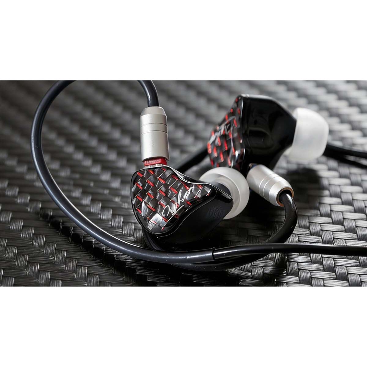 EarAcoustic Audio、エントリーイヤホン「Cipher」のゲーミング