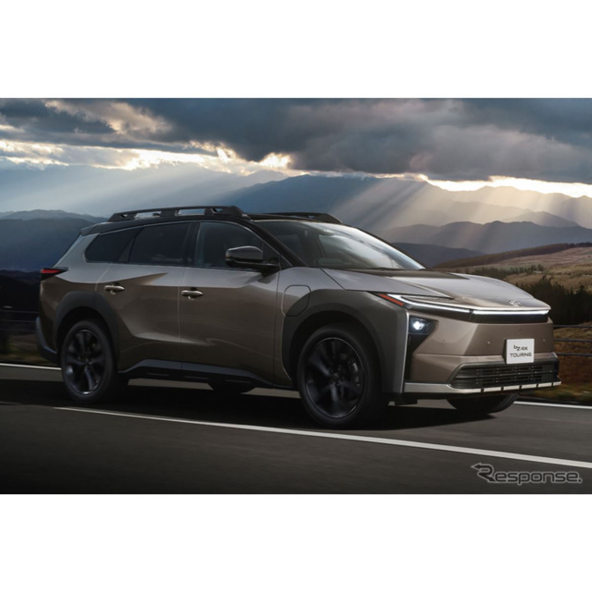 トヨタ、新型SUV『bZ4Xツーリング』発売…航続734kmと619Lの荷室で