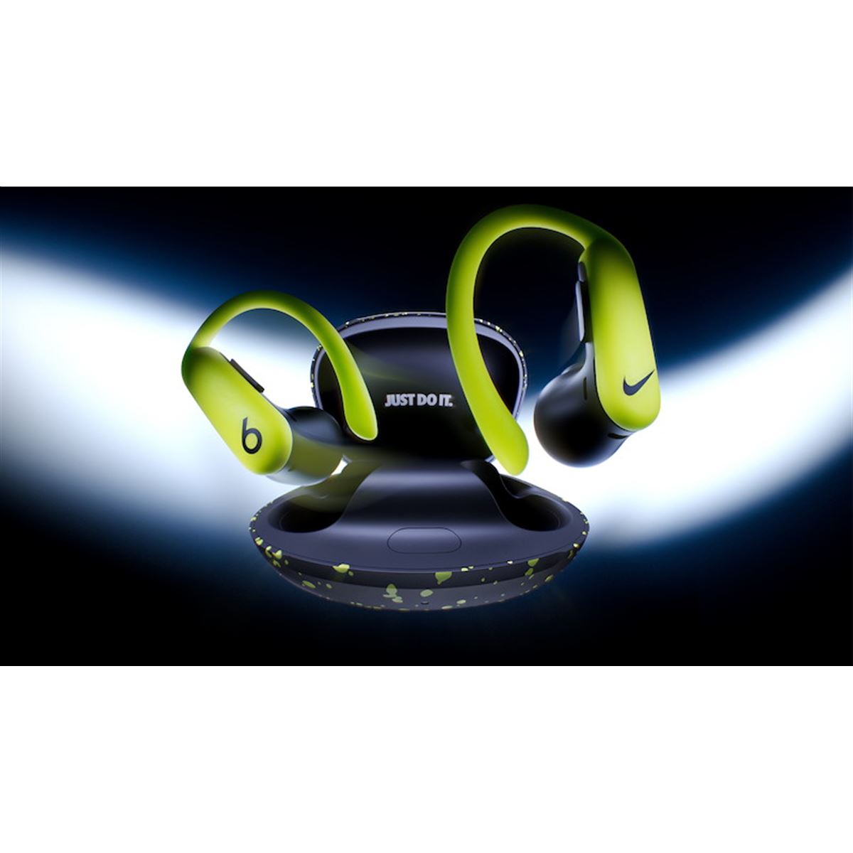 Beats、Nikeのスウォッシュロゴをデザインしたコラボレーションモデル