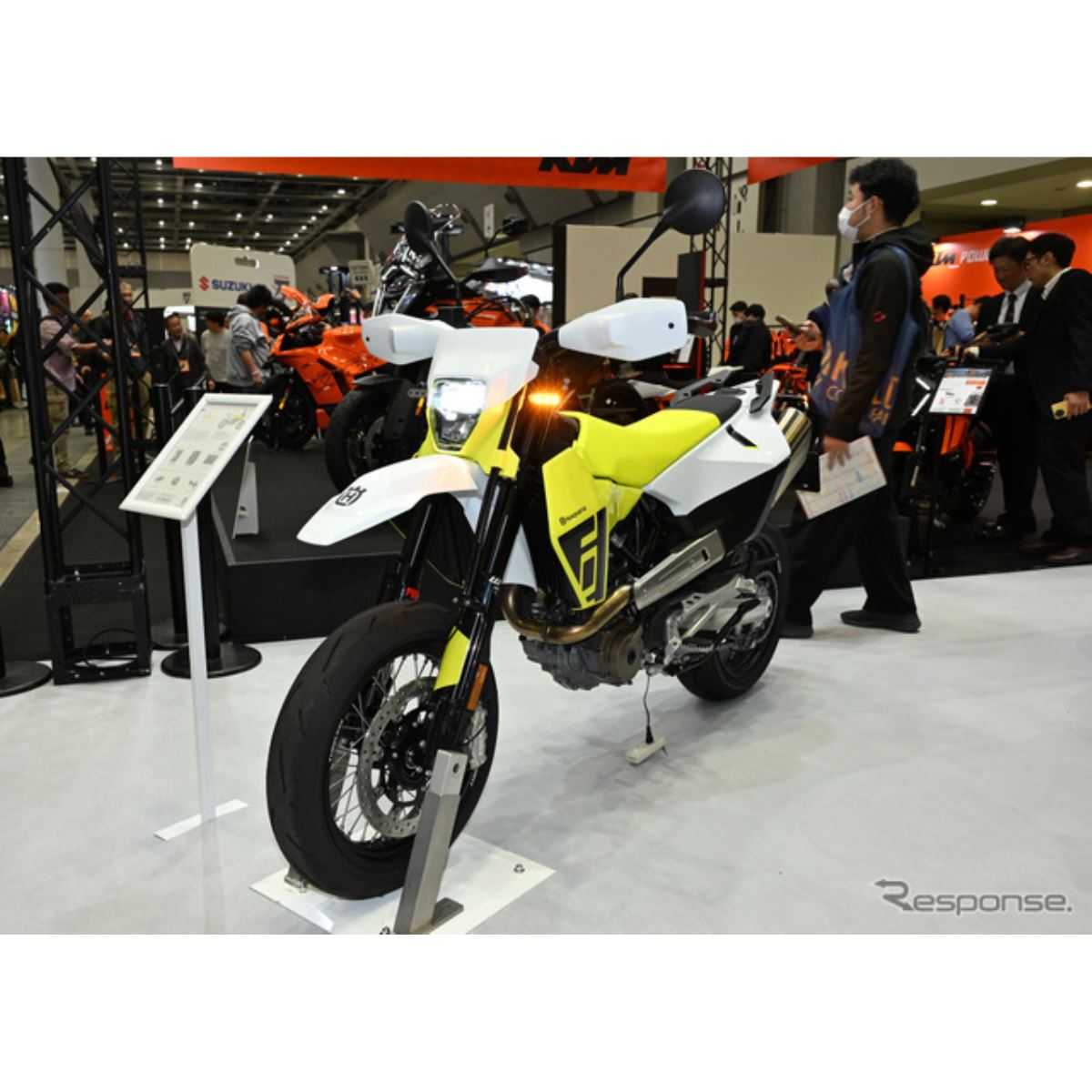再設計した新エンジン搭載、ハスクバーナの新型モタード『701スーパー 再設計した新エンジン搭載、ハスクバーナの新型モタード『701スーパー