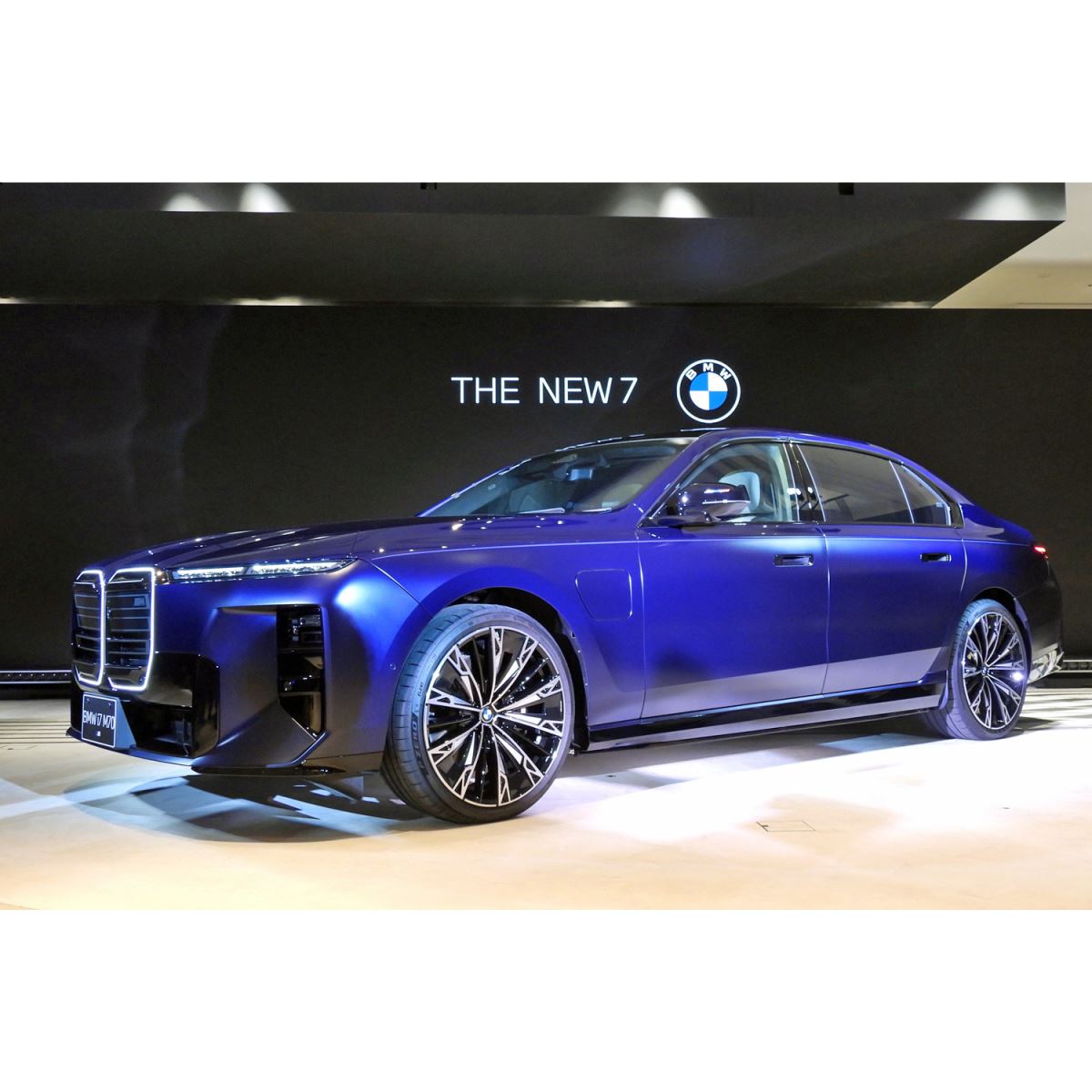 ノーマルタイヤ　bmw7シリーズ　5シリーズ　　 BMWが最上級セダン「7シリーズ」のマイナーチェンジモデルを発表