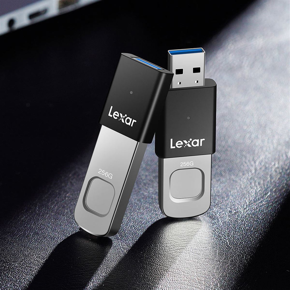 Lexar、指紋認証を搭載したUSBメモリー「JumpDrive Fingerprint F35