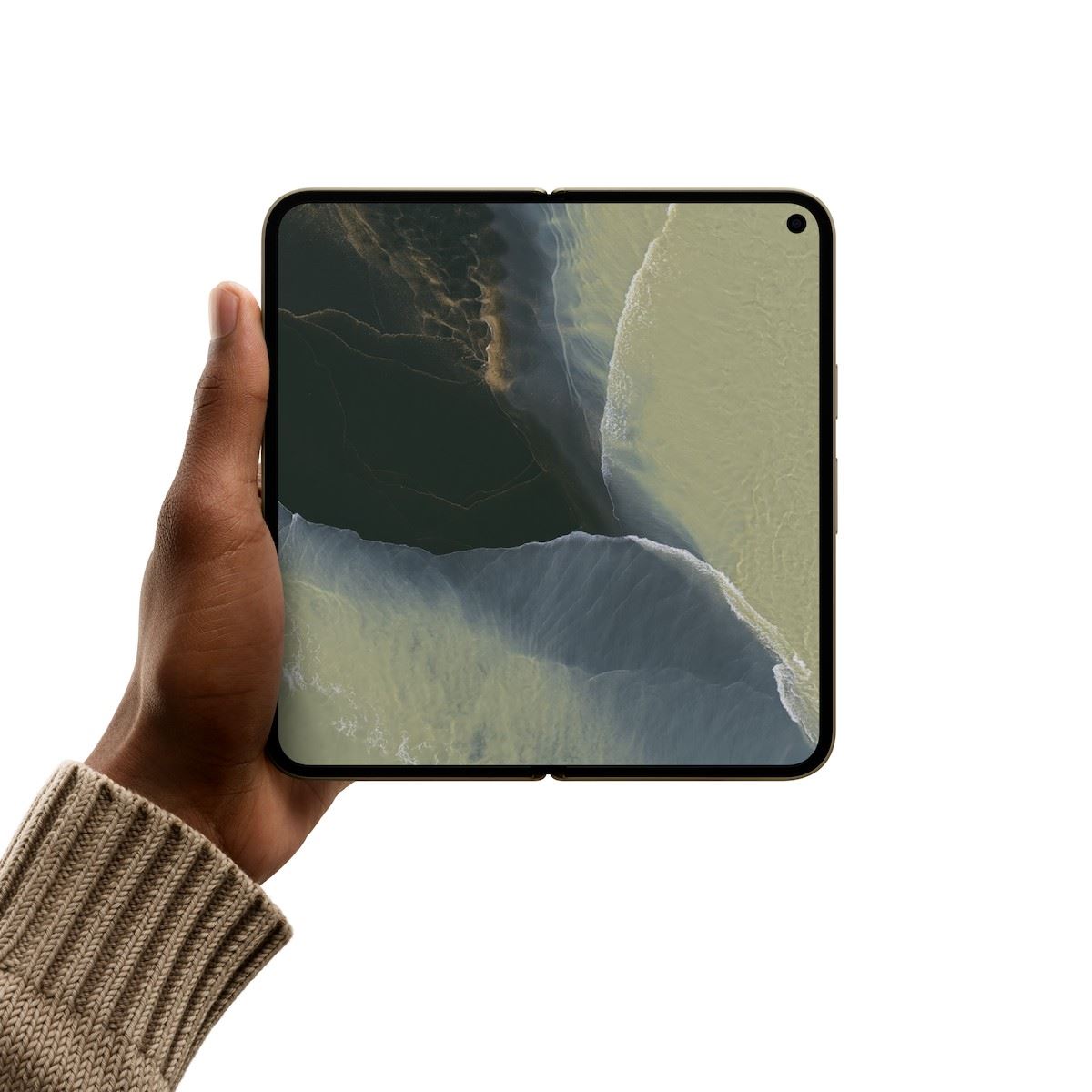 Google、薄型・軽量化と高耐久を実現した折りたたみスマホ「Google