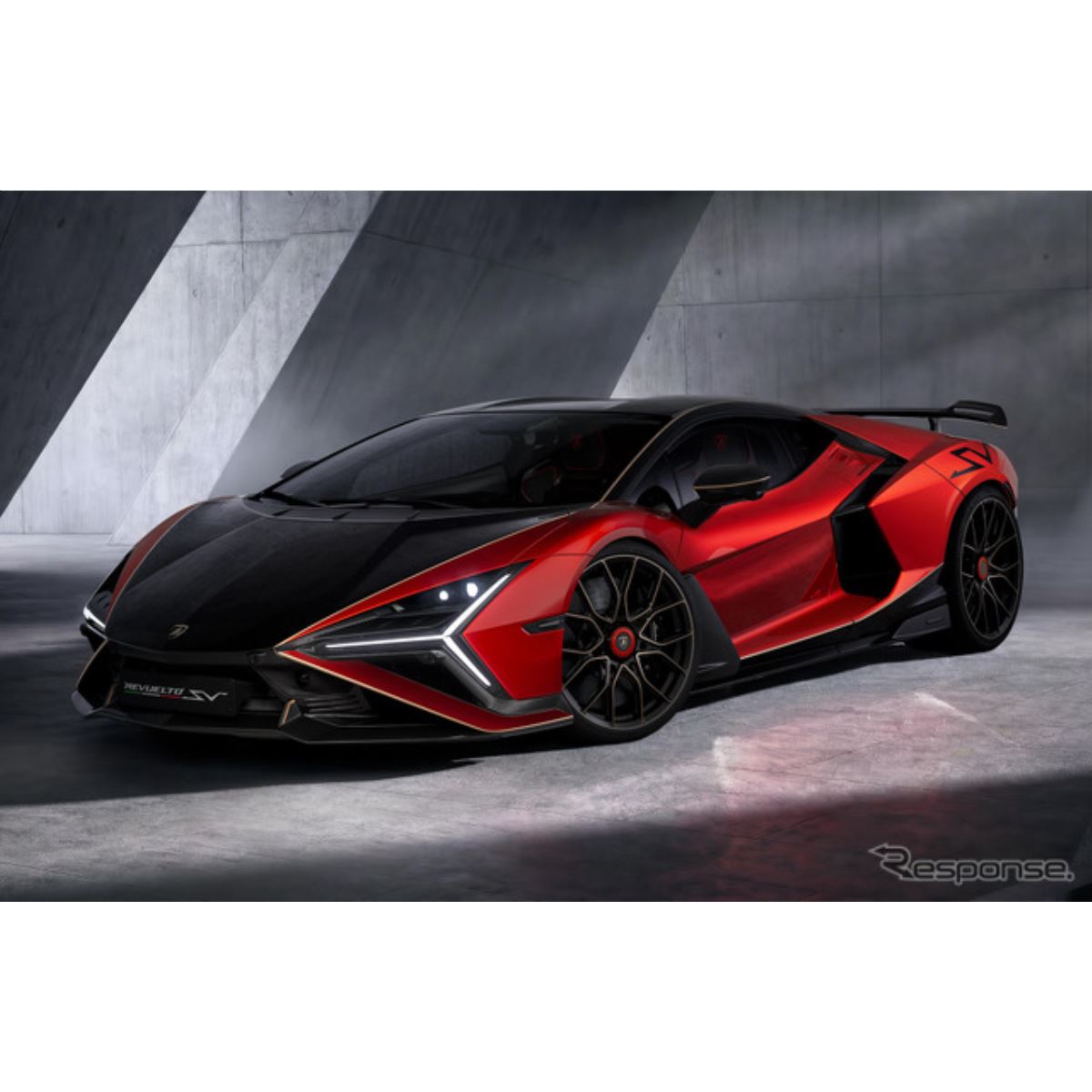 ランボルギーニの新V12フラッグシップ『レヴエルト SV』発表、価格は