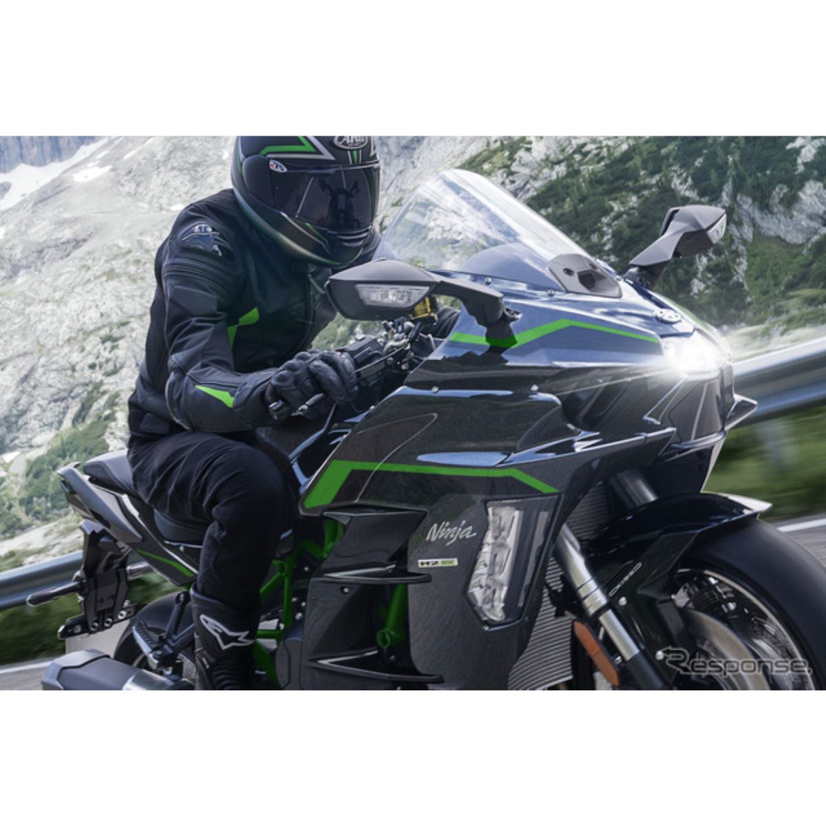シーズンOff・特価・名作【HEUGN】 Black size2 カワサキ『Ninja H2 SX SE』2027年モデル、10月1日発売 313万5000円