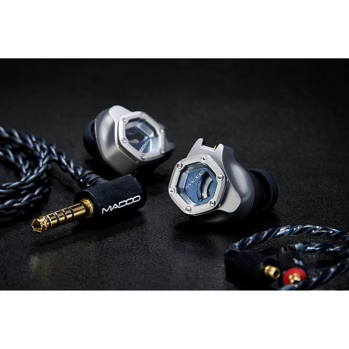 MADOO、金蒸着パッシブラジエーターとOrtho Dual Motionドライバーを