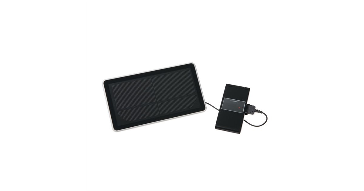 ドコモ、FOMA対応のソーラー充電器を開発 - 価格.com