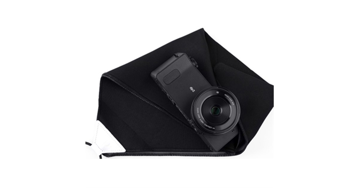 シグマ、「SIGMA dp2 Quattro」初回出荷分にラッピングクロス同