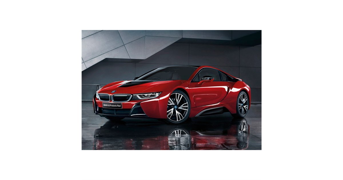 赤いボディーが目を引くBMW i8の限定車登場 - 価格.com