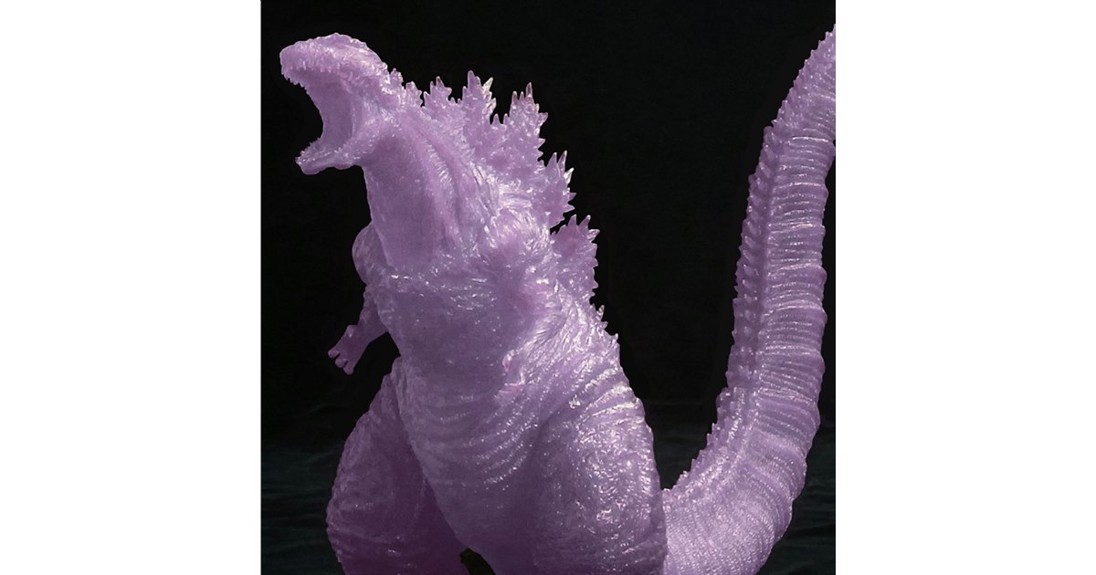 紫色にこだわった「シン・ゴジラ」、蓄光ソフビキットが10,800円で発売