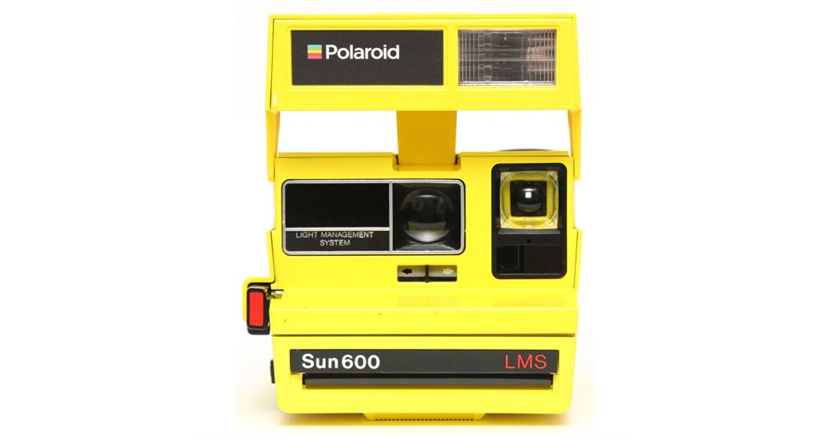 状態のよいパーツで組み上げ、カラフルなBOX型カメラ「POLAROID 600