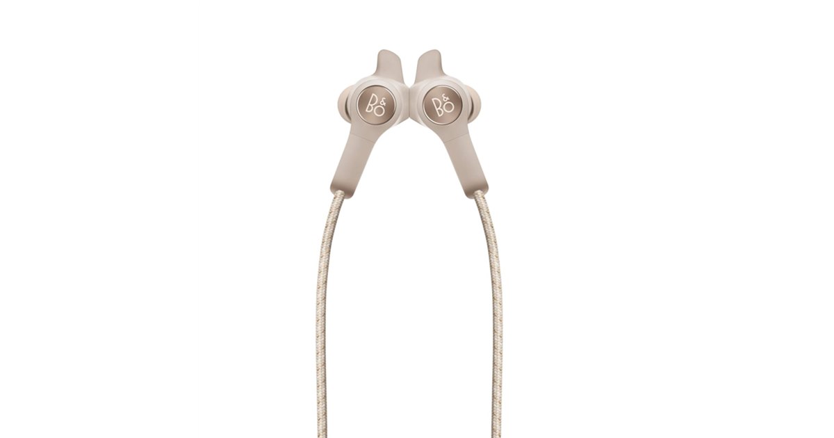 B&O Play、アクティブな動きでも外れにくい洗練されたデザインの