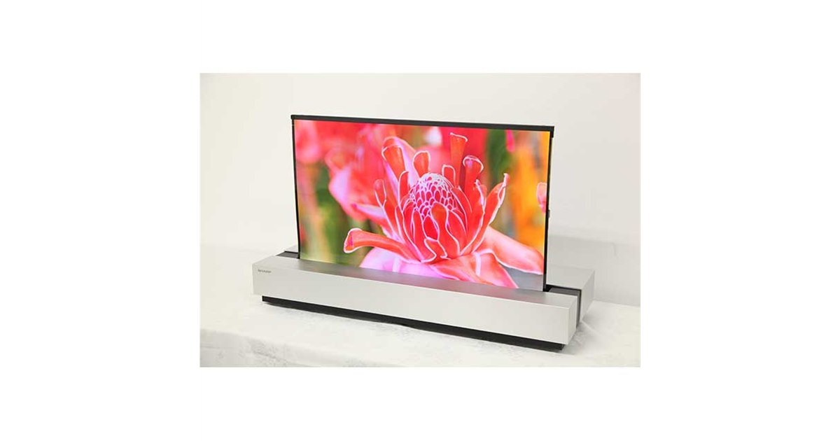 シャープ、NHKと共同開発した30V型4Kフレキシブル有機ELディスプレイ