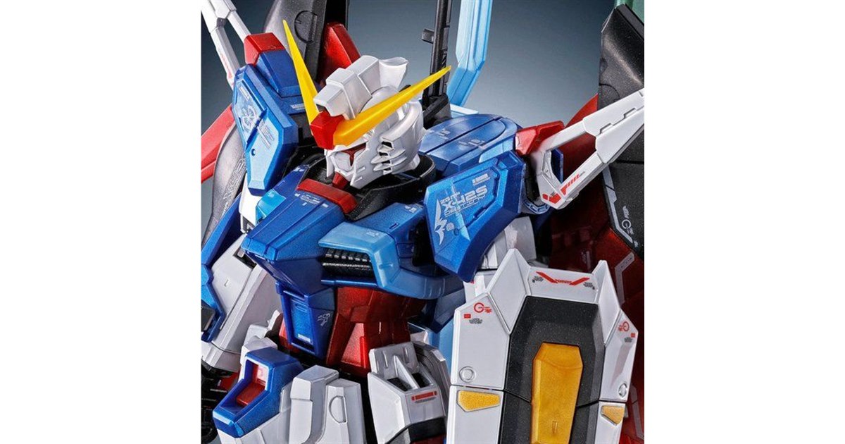 バンダイ、メタリックアレンジを施した「RG 1/144 デスティニー