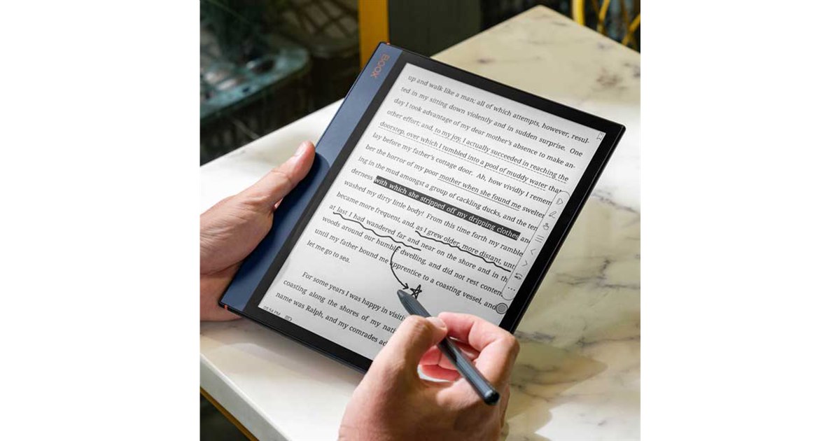 SKT、重力センサー搭載で自動回転する10.3型E Inkタブレット「Boox