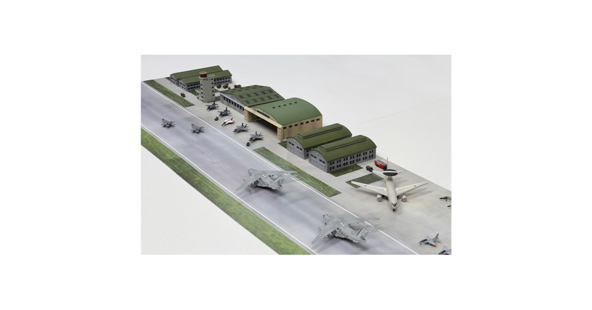 1/700 米軍基地ジオラマ　航空機付き 20210601102341_989_.jpg