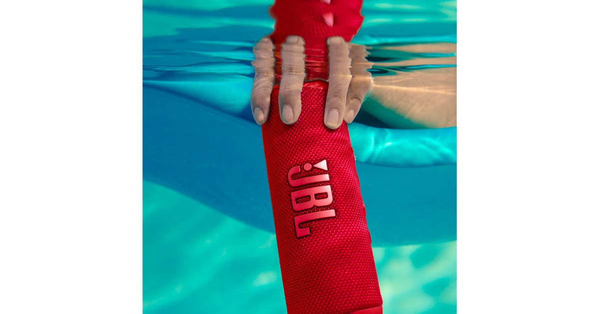 JBL、IP67の防水・防塵性能を備えたポータブルBluetoothスピーカー