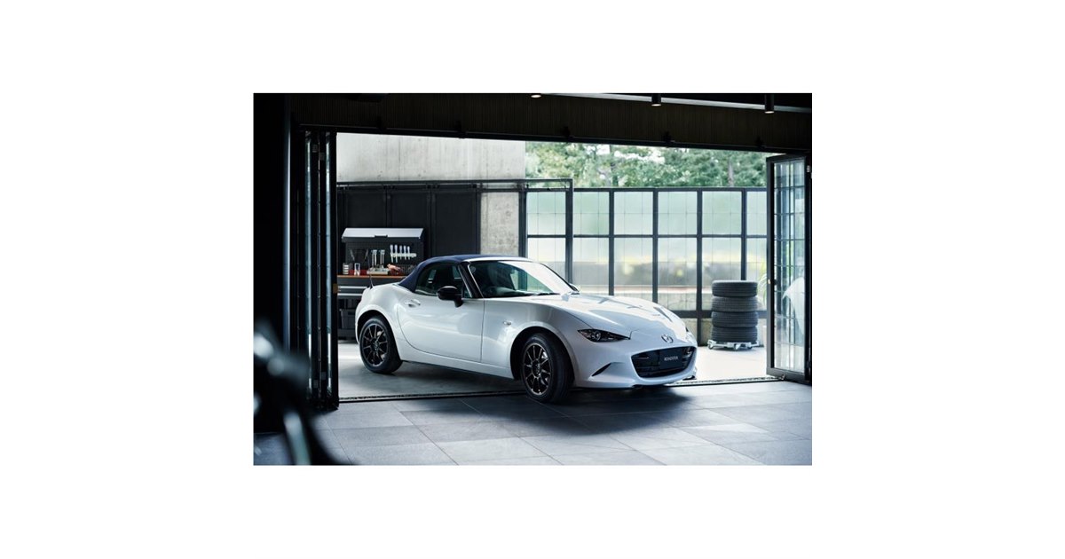 マツダ ND ロードスター RF ホワイト 6MT 車検9年3月（ロードスターND  