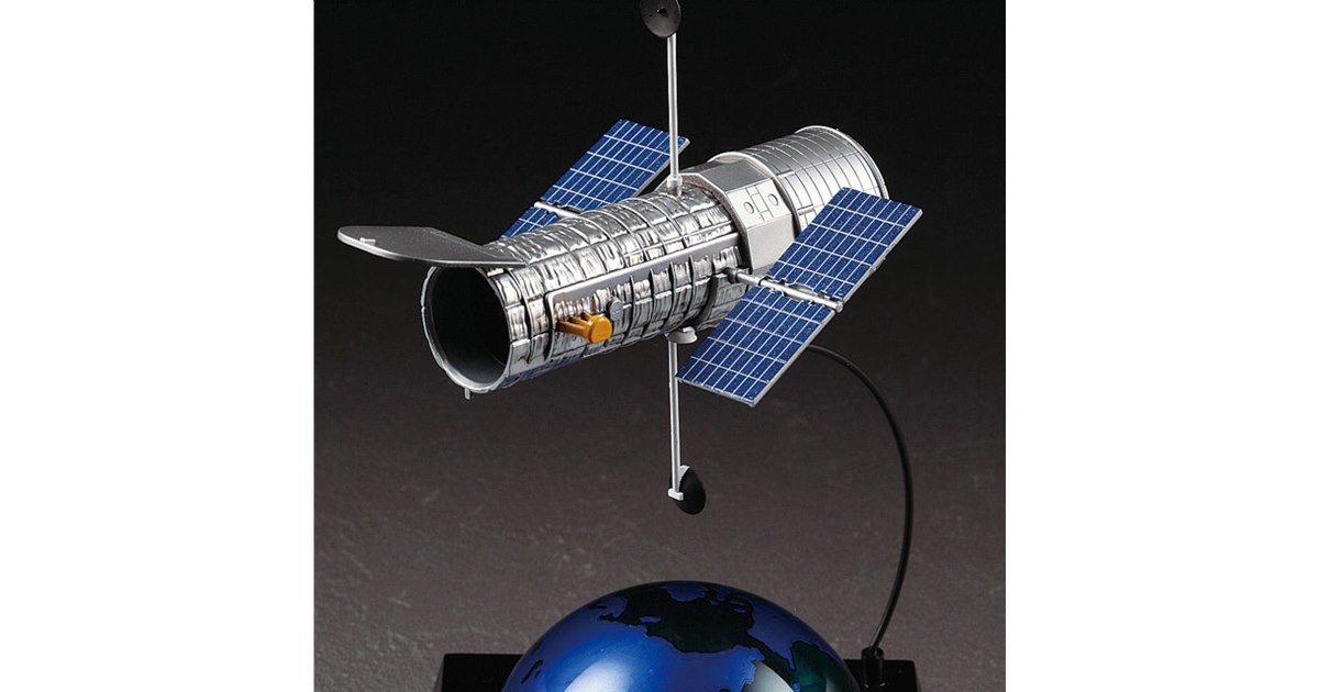 限定生産版 ハッブル宇宙望遠鏡 “改修20周年記念” 1:200 ハセガワ ハッブル宇宙望遠鏡 “改修20周年記念” | 株式会社 ハセガワ