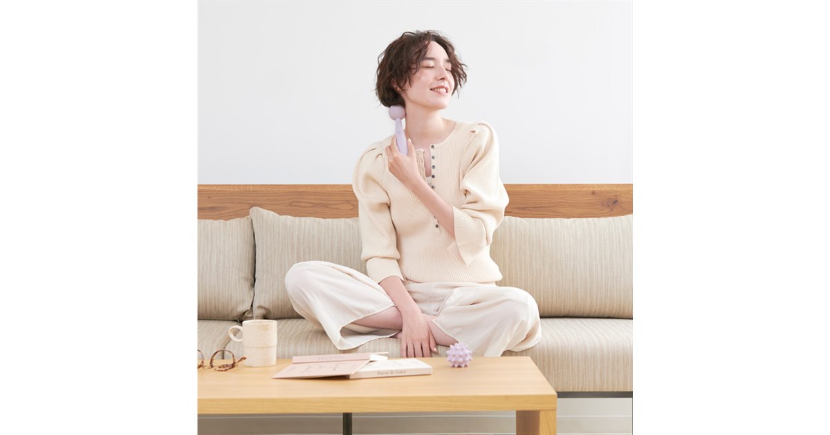 アテックス、軽くて持ちやすいスティック型マッサージャー「AX-HPL113