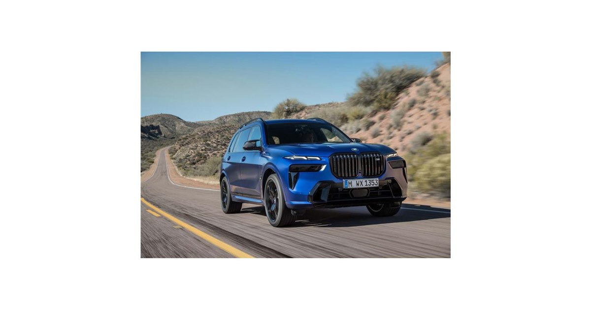 BMW X7 グリル　新車から外した物 BMW X7に持ち込みの艶ありブラックフロントグリルを取り付け｜傷