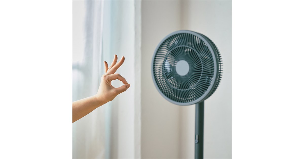 シロカ、「まる・ちょき・ぱー」のハンドサインで操作できる扇風機「め