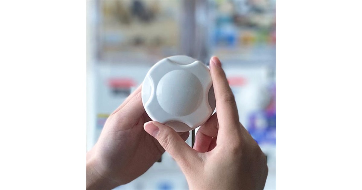 タカラトミー、カプセル自販機のハンドル部を再現した“回せる”カプセル