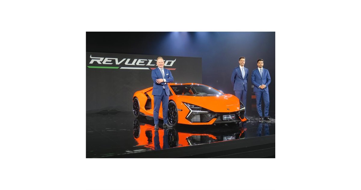 ランボルギーニ エンジン開発者自筆サイン入り／人気カーイラストレーター ハヤシベ ランボルギーニが「レヴエルト」を日本初公開 V12エンジンを搭載した