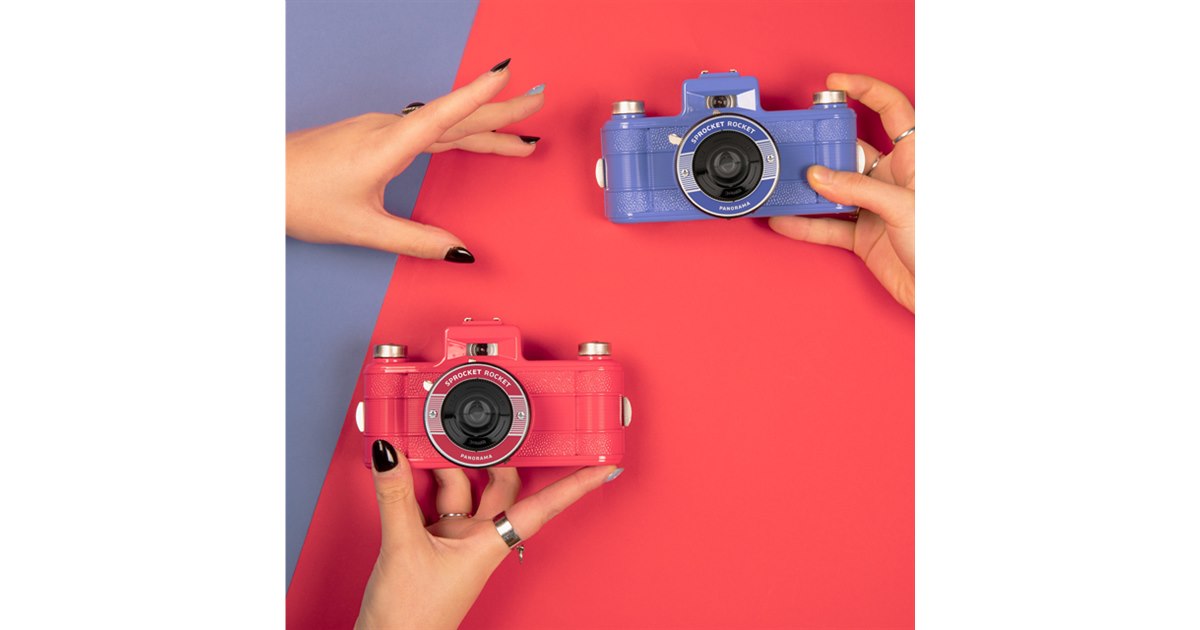 ロモ、パノラマカメラ「Sprocket Rocket」に新色「Bittersweet」と