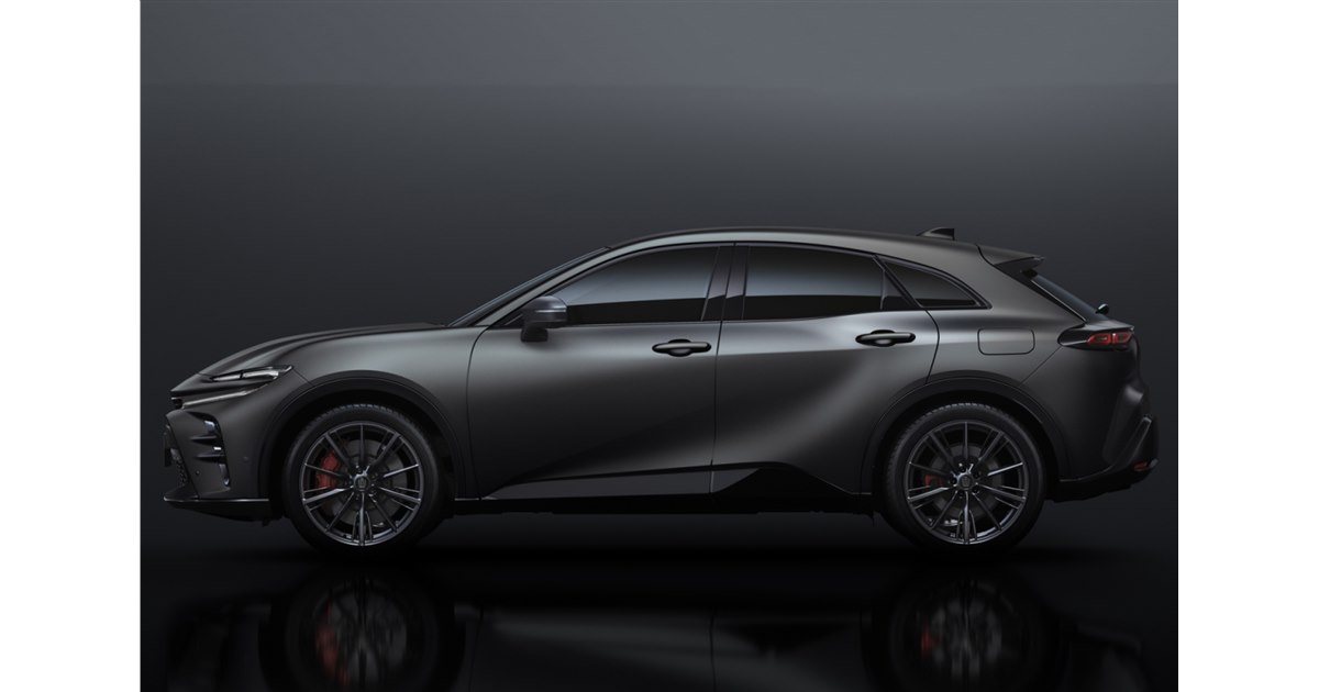 ゆーたんち　クラウンスポーツ　1/30 ミニカー　マットメタル トヨタ・クラウン スポーツ」にマットカラーの特別仕様車が登場 - 価格.com