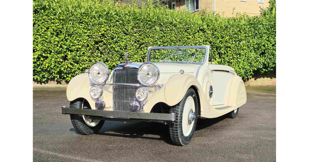 明治産業が1938年に製造された英国車アルヴィスのコンティニュ