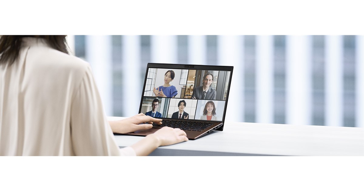 VAIO、約1.046kgで堅牢性を高めた14型プレミアムモバイルノートPC