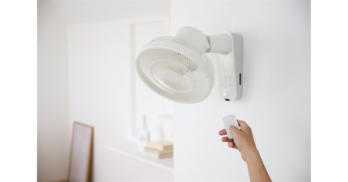 シロカ、すみずみまで送風できる壁掛け扇風機「壁掛けふわビューン」の