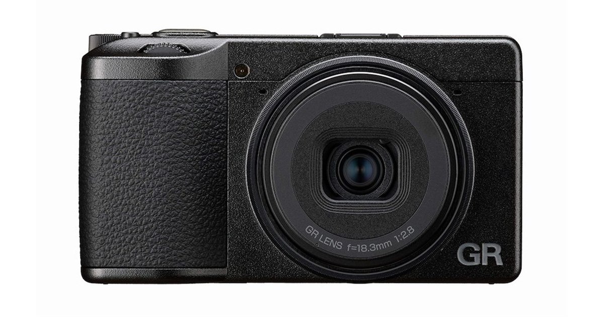 リコー、コンパクトデジカメ「GR IV」に30周年記念限定モデルを追加