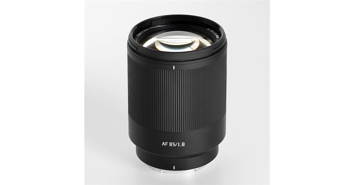 銘匠光学、F1.8の大きなボケと軽快なAFを備えた中望遠単焦点レンズ