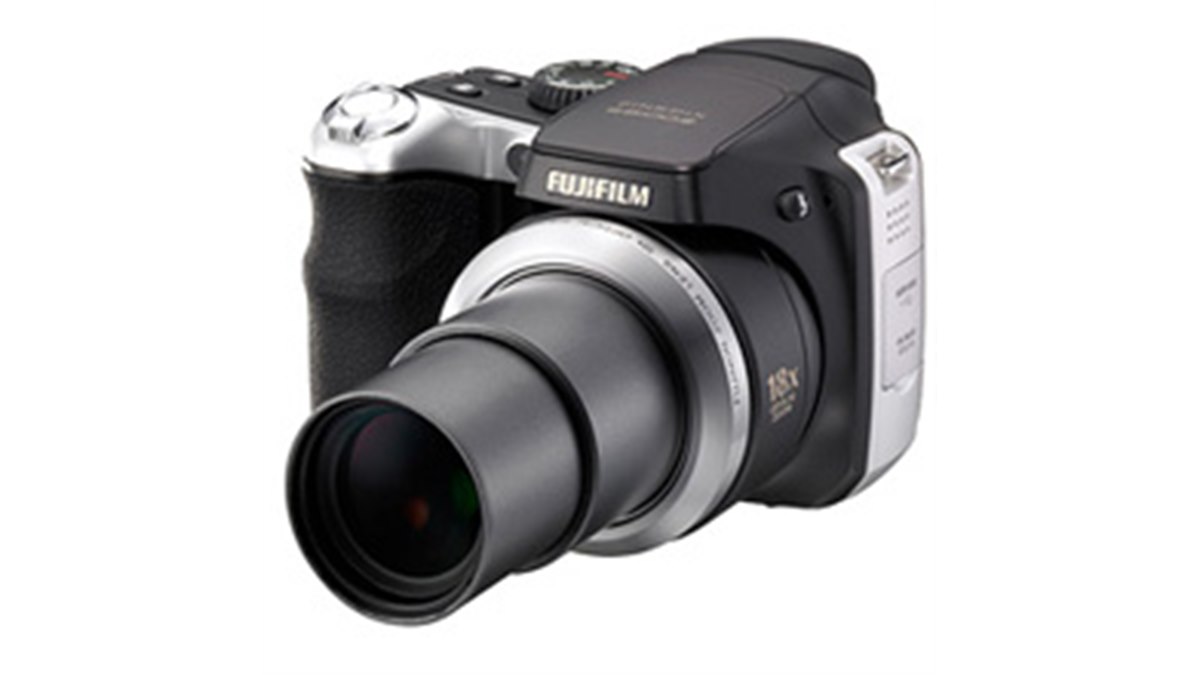Fujifilm デジタルカメラ FINEPIX.S8100.・18倍ズーム FUJIFILM | 企業情報 | ニュースリリース | 「ズームアップ3枚