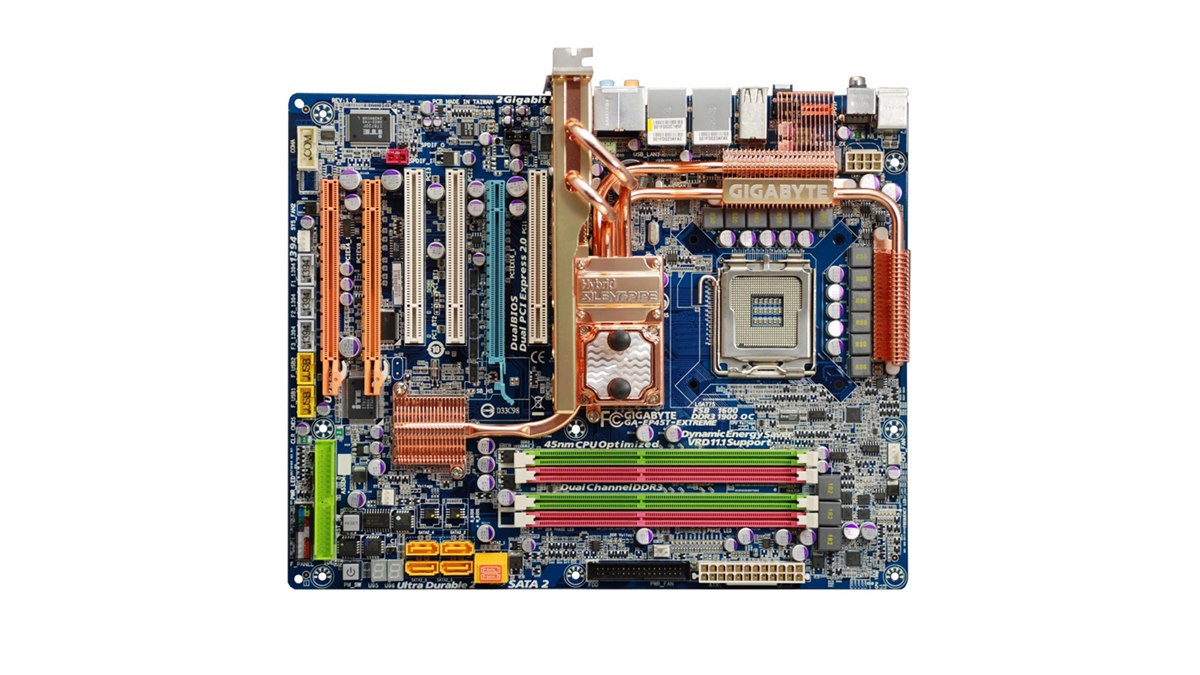 GIGABYTE、P45搭載マザー「GA-EP45T-EXTREME」 - 価格.com
