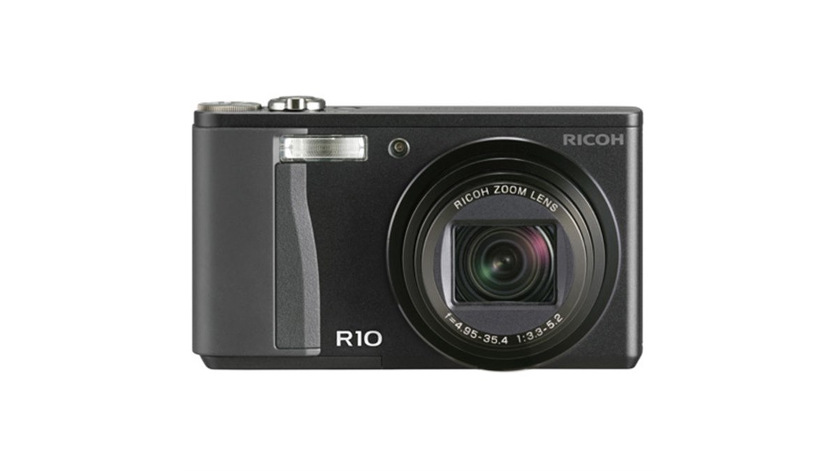 リコー、3.0型液晶搭載コンパクトデジカメ「R10」 - 価格.com