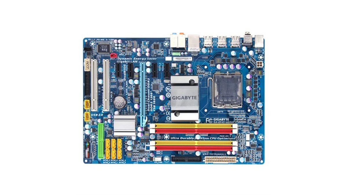GIGABYTE、P45搭載マザー「GA-EP45-UD3LR」 - 価格.com
