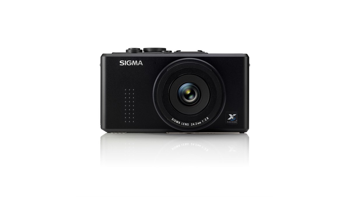 シグマ、コンパクトデジカメ「DP2s」3月27日発売 - 価格.com