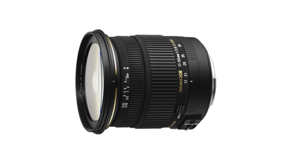シグマ、F2.8通しの標準ズームソニー用を13日発売 - 価格.com