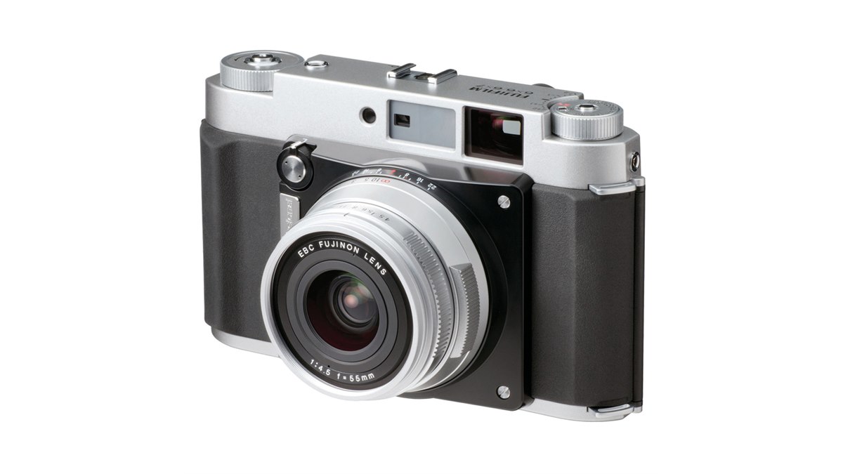 新品級 FUJIFILM GF670W Professional ボディ 富士フイルム - 新品級 FUJIFILM GF670W Professional ボディの