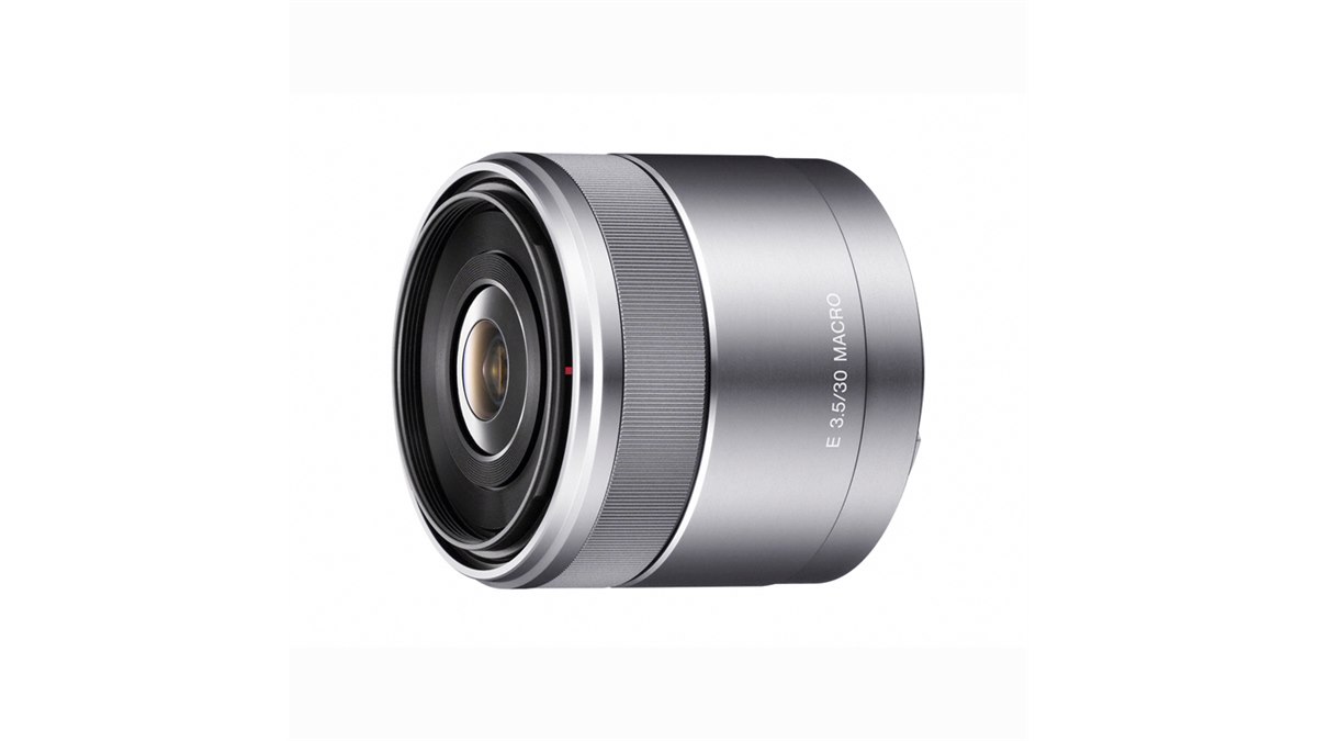 ソニー、世界最軽量のEマウント用等倍マクロレンズ - 価格.com